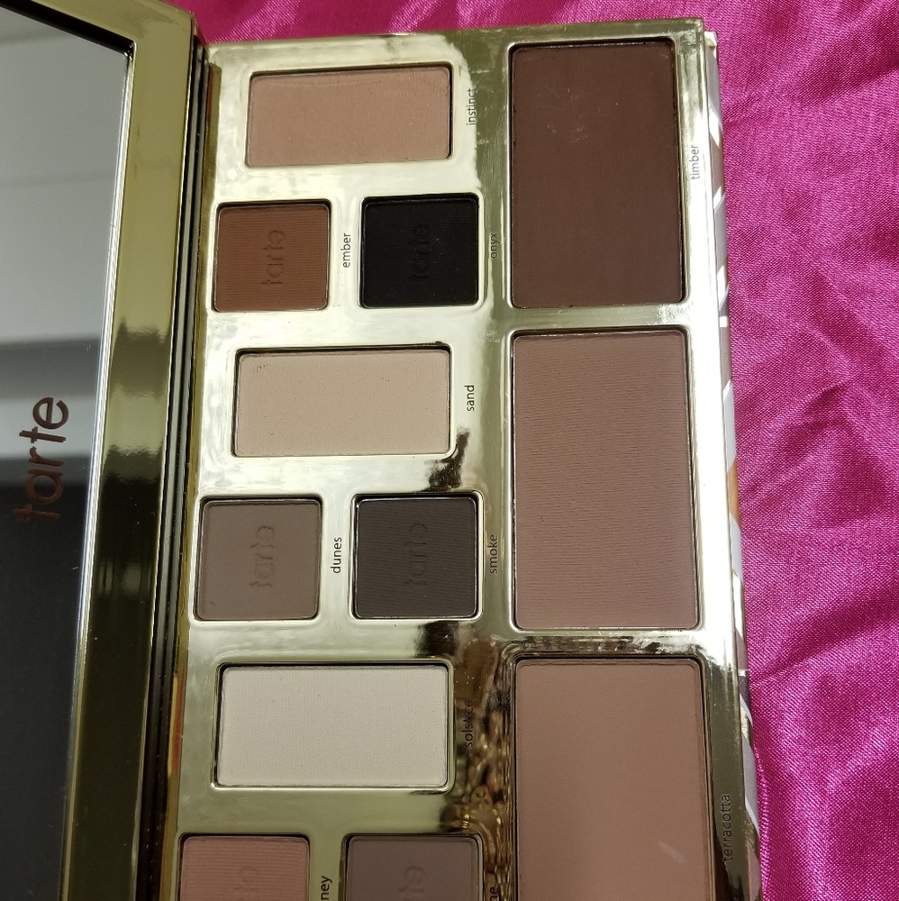Makeup - Picture 2 of 4